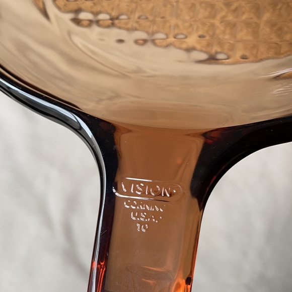 Vision Corning 10 1/2” Large Amber Frying Pan - Picture 11 of 11